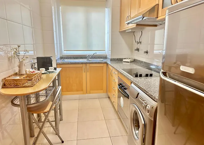 Seaview Elegant - Balcony Facing & Garage - Da Rocha 포티마오