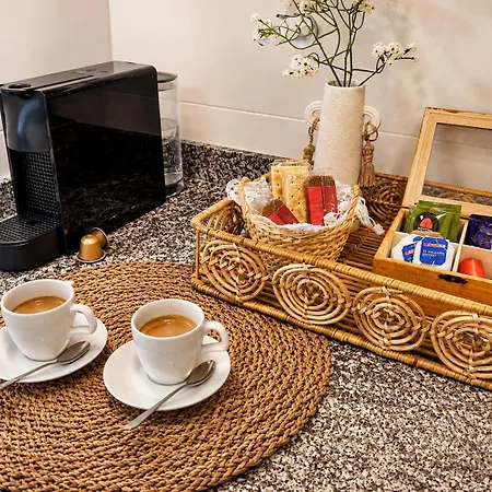 Apartman Elegant Beachfront Stay- Ocean View Balcony & Garage Portimão