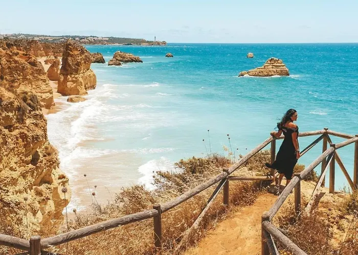 Seaview Elegant - Balcony Facing & Garage - Da Rocha